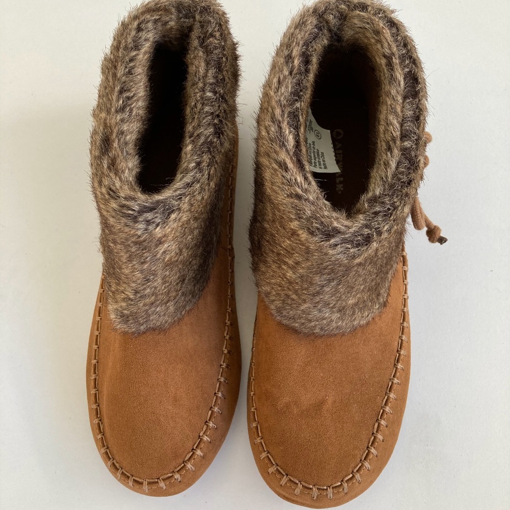 Airwalk moccasin booties